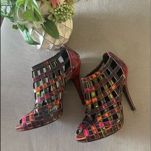 Arezzo 4” heels platform size 6